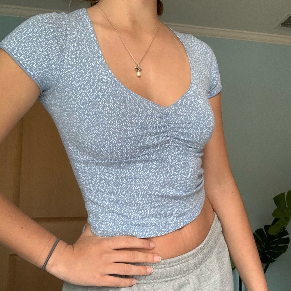 Brandy Melville- Gina Top